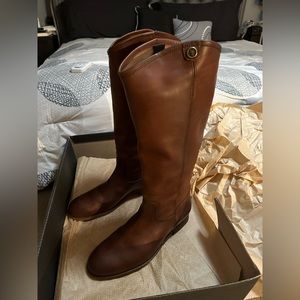 Frye Melissa Button 2, size 10